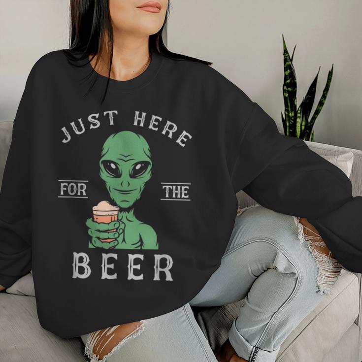 Alien And Beer Party Costume Sweatshirt Frauen Geschenke für Sie