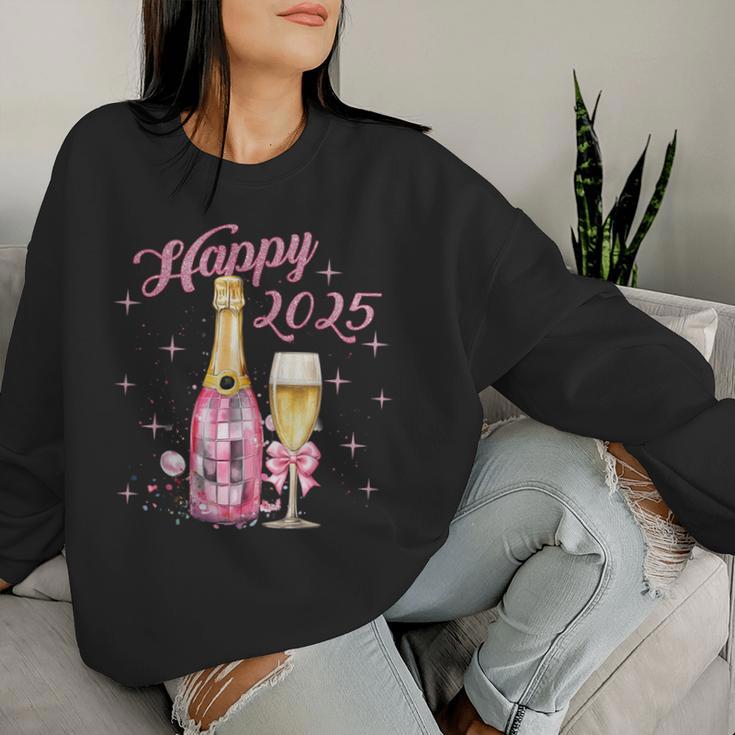 Happy 2025 Happy New Year New Year Sparkling Wine Party Sweatshirt Frauen Geschenke für Sie