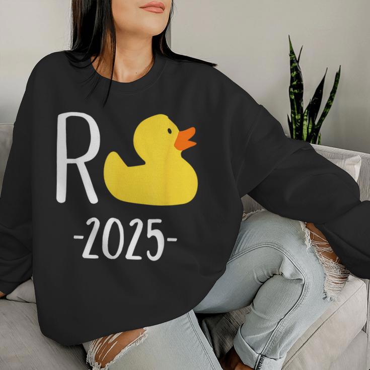 Pension 2025 With Duck For Pensioners And Retirees Sweatshirt Frauen Geschenke für Sie