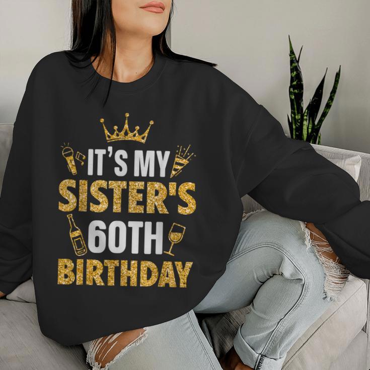 Schwester Es Ist Der 60 Geburtstag Meiner Schwester 1965 60 Jahre Alt Sweatshirt Frauen Geschenke für Sie