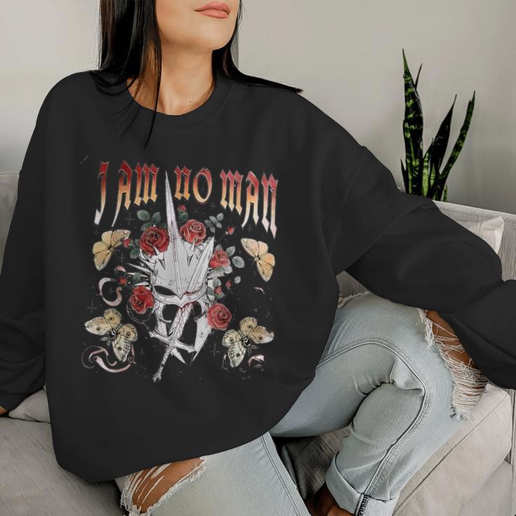 Warrior Butterfly Roses I Am No Man Sweatshirt Frauen Geschenke für Sie