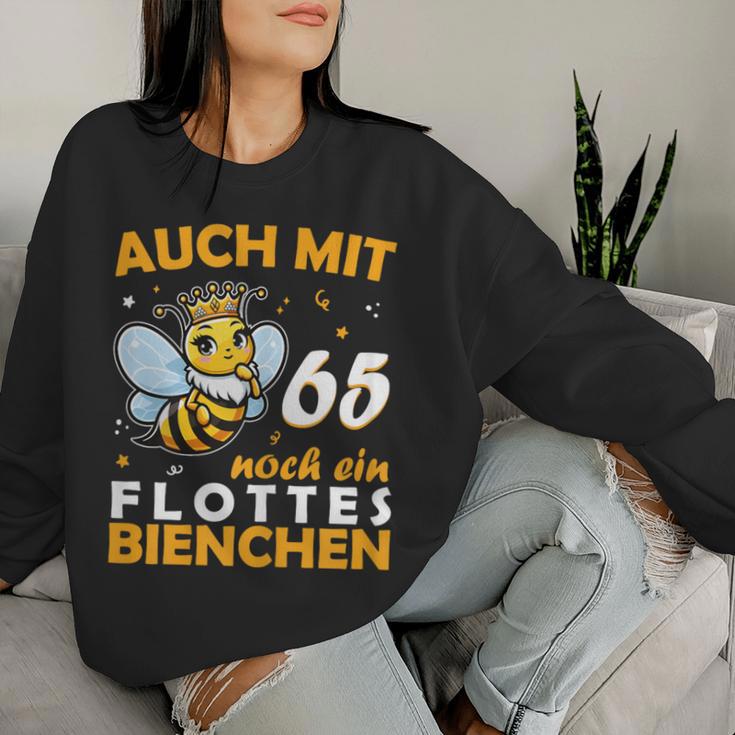 Women's 65Th Birthday With 65 Years Still A Bee Motif Sweatshirt Frauen Geschenke für Sie