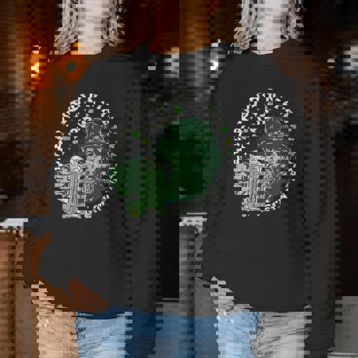 Everybody In The Pub Getting Tipsy Patrick's Day 2025 Women Sweatshirt Unique Gifts