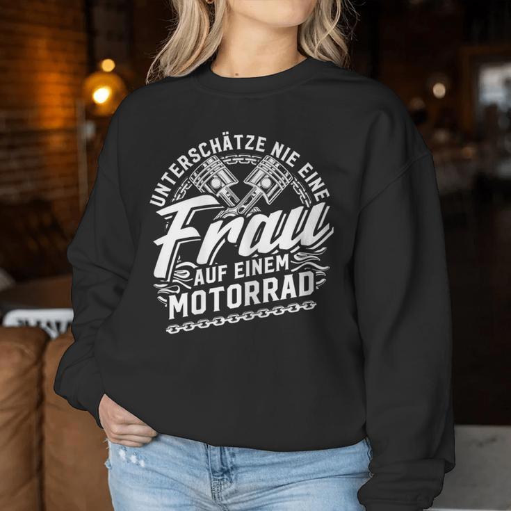 Women's Cool Motorcyclist Hot Biker Saying Motorcycle Ladies Sweatshirt Frauen Lustige Geschenke