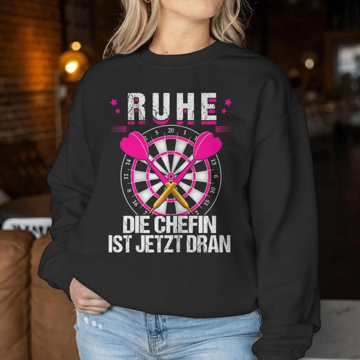 Women's Rest Die Chefin Ist Jetzt Dran Darts Dartter Women's Dart Sweatshirt Frauen Lustige Geschenke