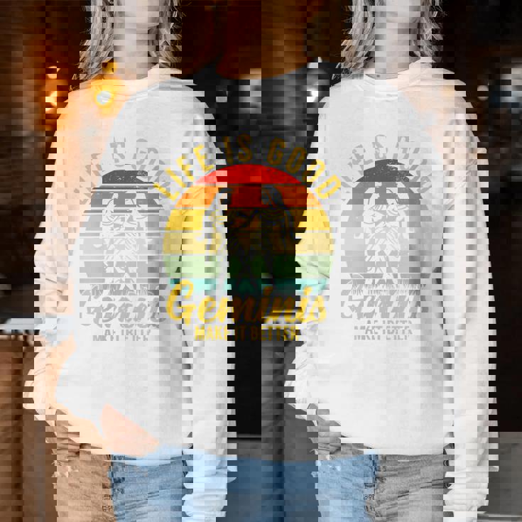 Suivi De Gémeauxintage Laie Est Un Bon Symbole Du Zodiaque Sweat-shirt pour femme Cadeaux drôles