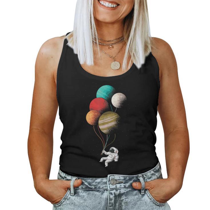 Astronaut With Planets Balloons In Space Women's Tank Top Frauen