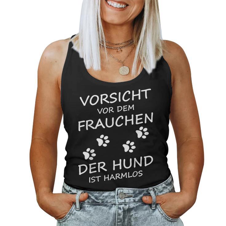 Vorsichtor Dem Frauchen Der Hund Ist Harmlos Gassi Women's Tank Top Frauen