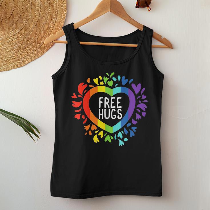 Csd Free Hugs Rainbow Love Lgbt Gay Pride Tank Top Frauen Lustige Geschenke