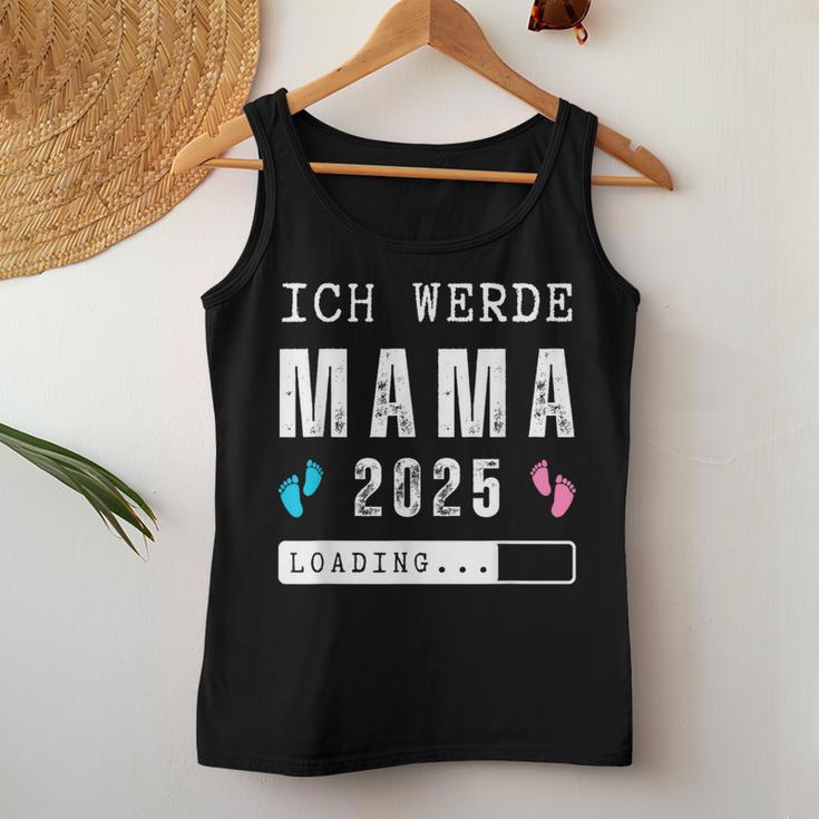 Ich Werde Mama 2025 Mama 2025 Loading Tank Top Frauen Lustige Geschenke