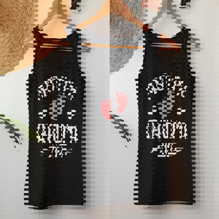 Promoted To Grandma 2025 Grandma Est 2025 Women Tank Top Funny Gifts