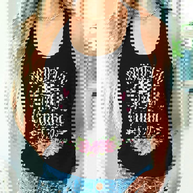 Promoted To Great Grandma Est 2025 First Time New Grandma Women Tank Top Gifts for Her