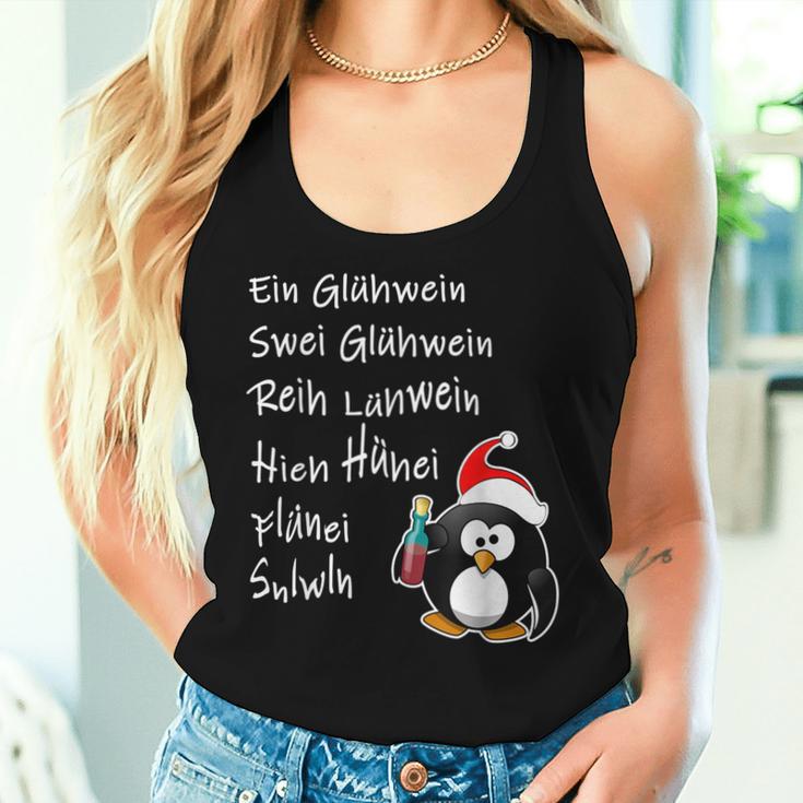 With Text 'Ein Glühwein' A Mulled Wine Swei Mulled Wine Penguin For Christmas Tank Top Frauen Geschenke für Sie