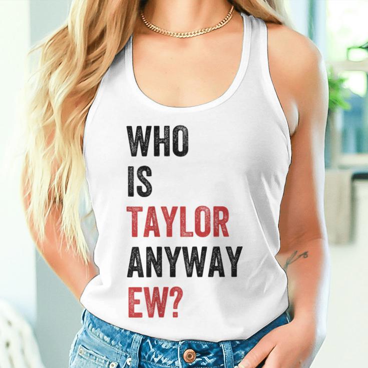 Who Is Taylor Ew Girl Taylor First Name Groovy 80'S Tank Top Frauen Geschenke für Sie