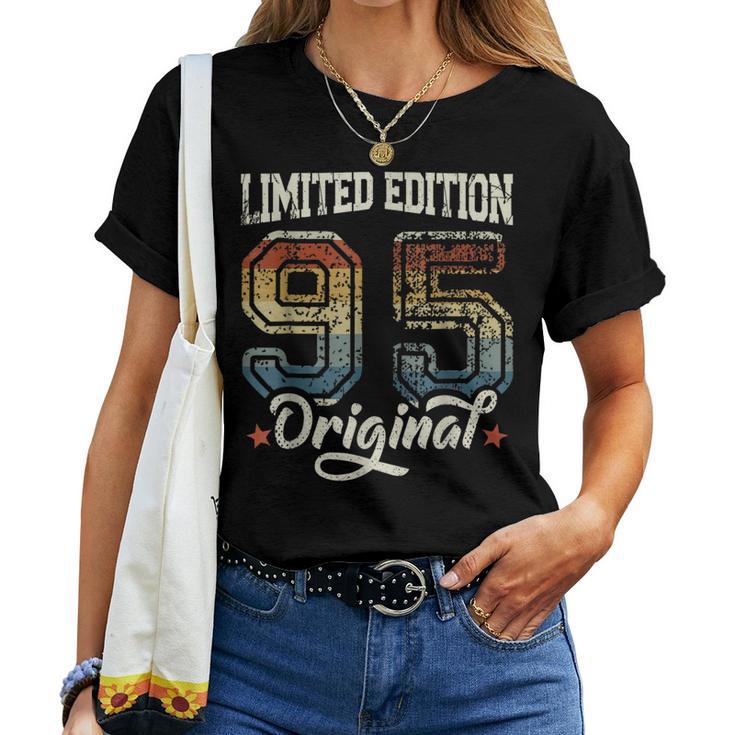 30Th Birthday Man Woman 30 Years 1995 Decorative T-shirt Frauen