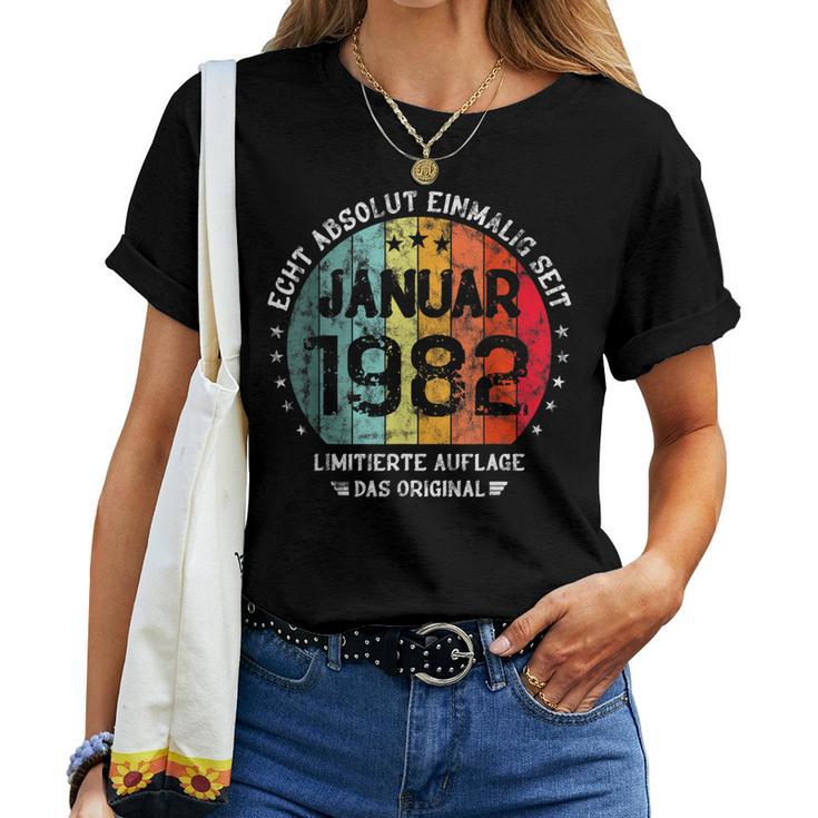 40Th Birthday Absolute Unique Since January 1982 Woman Man T-shirt Frauen