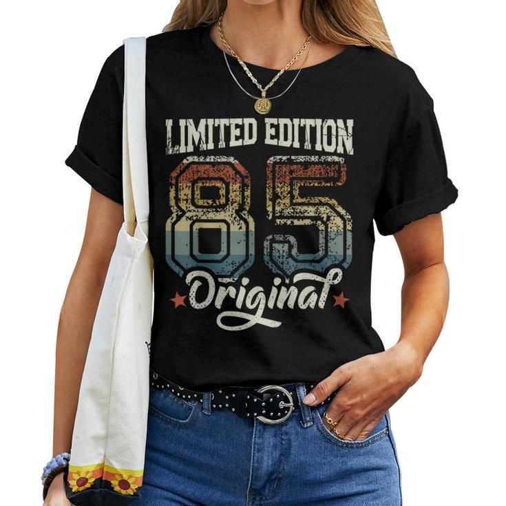 40Th Birthday Man Woman 40 Years 1985 Decorative T-shirt Frauen