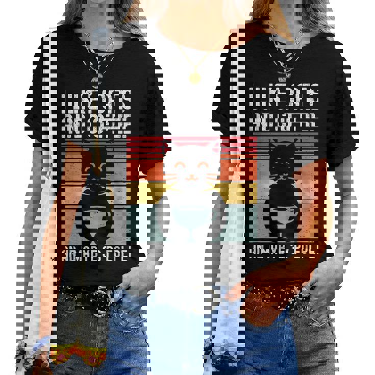 I Like Cats And Coffee And Maybe 3 People Love Cats Camiseta de mujer