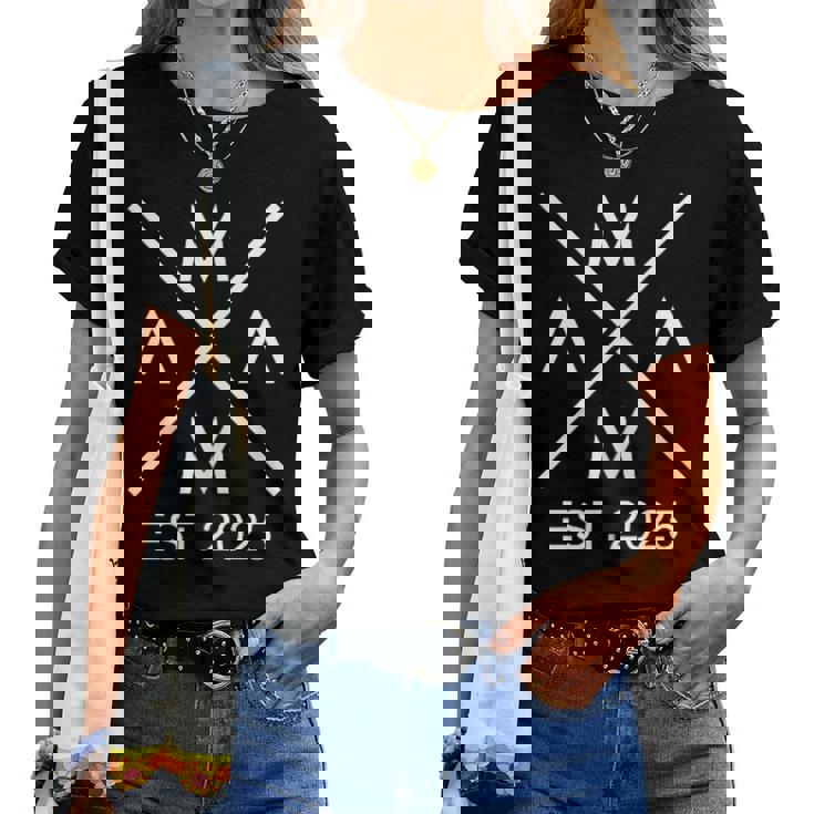 Mutter 2025 Mama Seit 2025 Mama Est 2025 Camiseta de mujer
