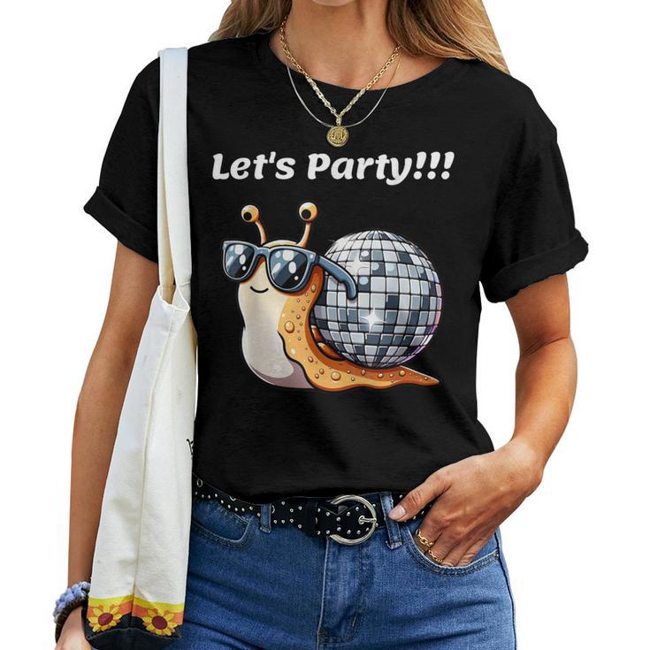 Snail's Disco Lover Groovy Party Snail With Disco Ball T-shirt Frauen