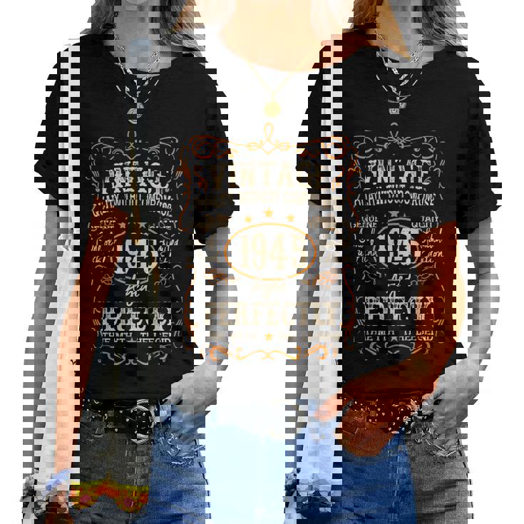 Vintage 1945 80Th Birthday 80 Year Old For Women Camiseta de mujer