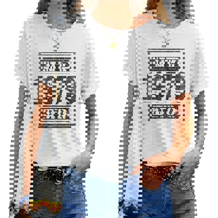 46 Cumpleaños Hombres 46 Años Retro Es Nacidos En 1979 Camiseta de mujer
