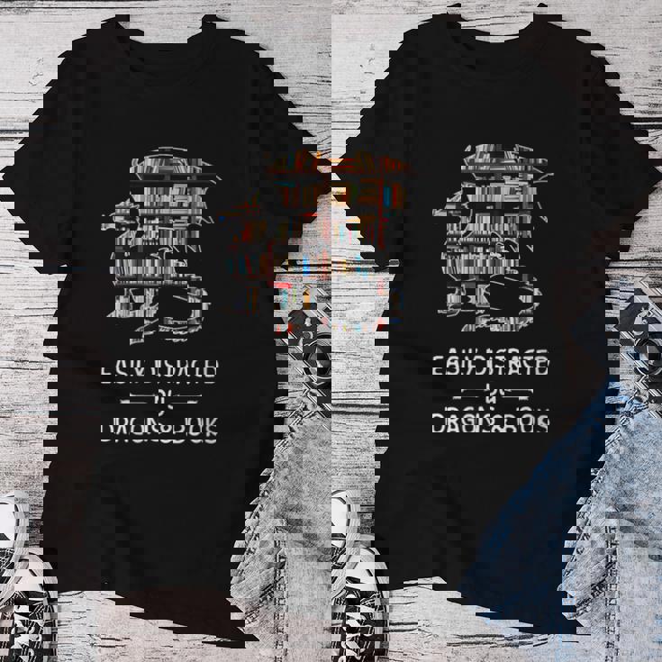 Facilement Distrait Par Les Dragons Et Les Livres Cadeau Amusant T-shirt femme Cadeaux drôles