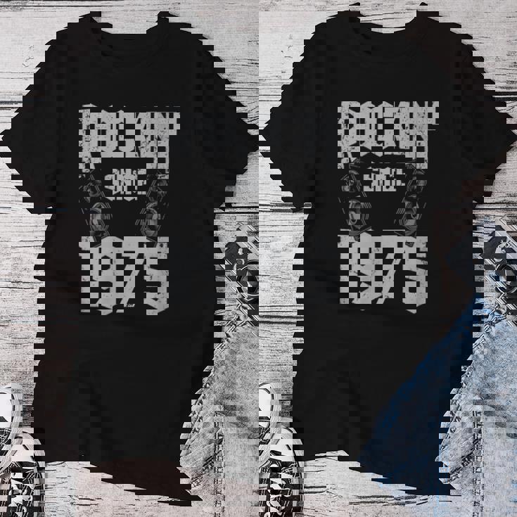 Rockin' Since 1975Intage Rock Music Fan 47 Cumpleaños Cuello Camiseta de mujer Regalos divertidos