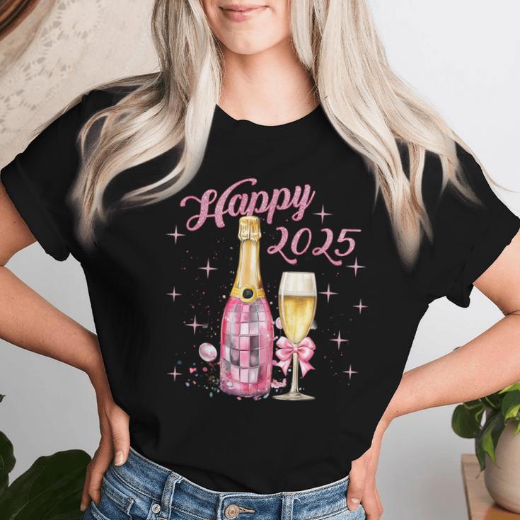 Happy 2025 Happy New Year New Year Sparkling Wine Party T-shirt Frauen Geschenke für Sie