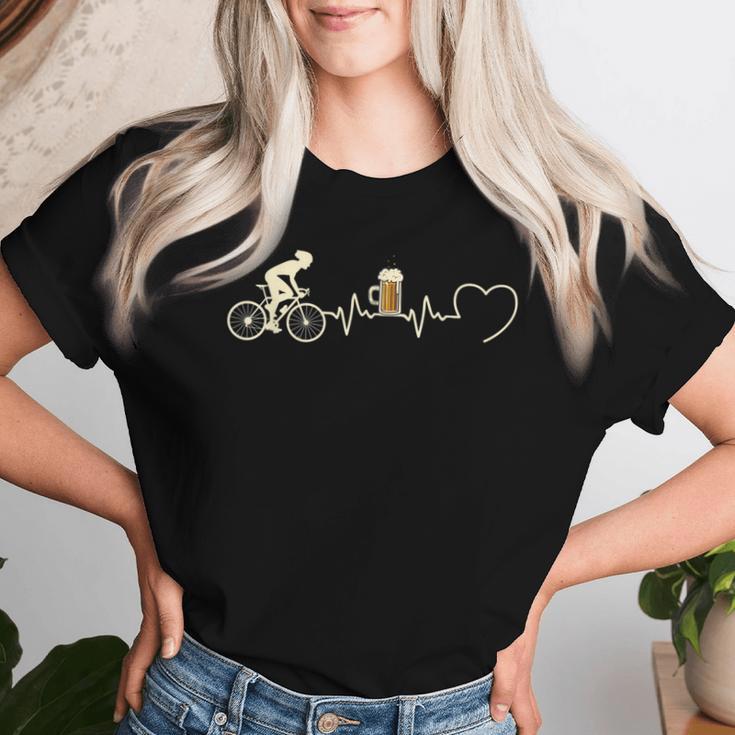 Heartbeat Bicycle Beer Humour Idea Cyclist T-shirt Frauen Geschenke für Sie