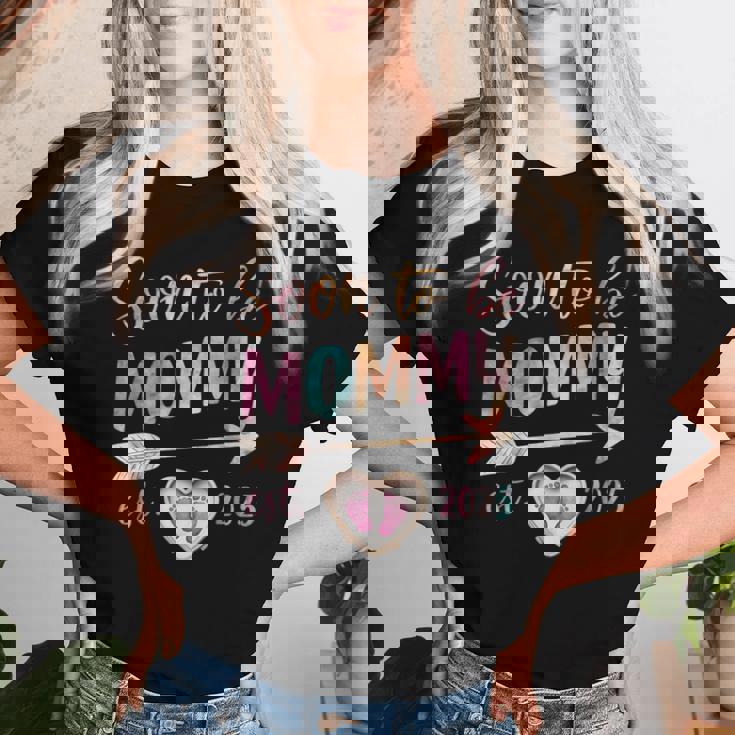 Soon To Be Mommy 2025 Mom Est 2025 Loading Promoted To Mommy Women T-shirt Gifts for Her