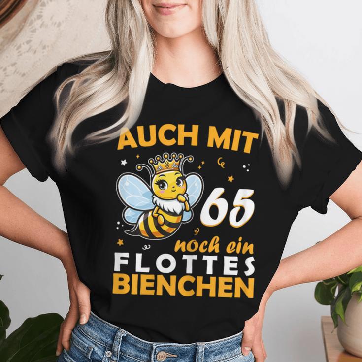 Women's 65Th Birthday With 65 Years Still A Bee Motif T-shirt Frauen Geschenke für Sie