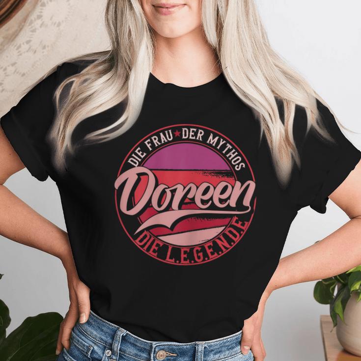 Women's Doreen The Woman Of Mythos The Legend First Name S T-shirt Frauen Geschenke für Sie