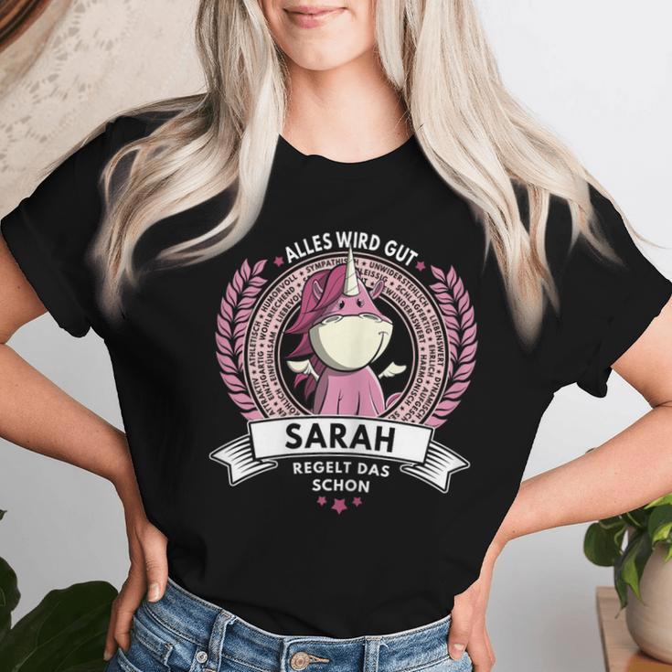 Women's Sarah Name First Name Unicorn Saying Birthday T-shirt Frauen Geschenke für Sie