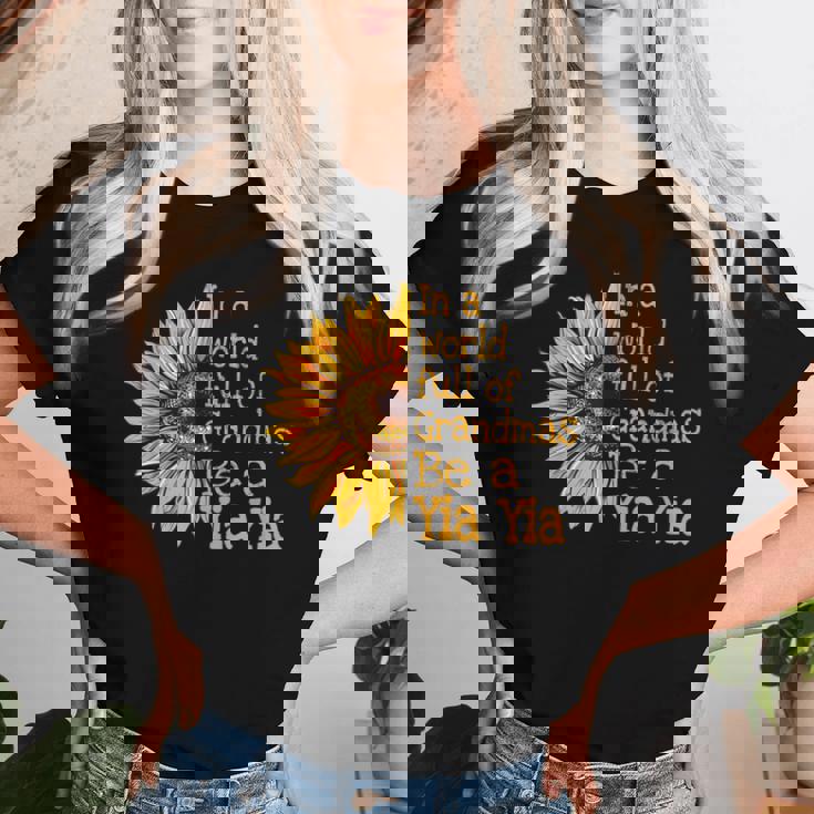 In A World Of Grandmas Be A Yia Yia Greece Greek Grandma Women T-shirt Gifts for Her