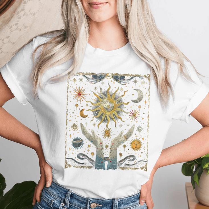 Mystical Snake Moon And Sun Tarot Card Crystals T-shirt Frauen Geschenke für Sie