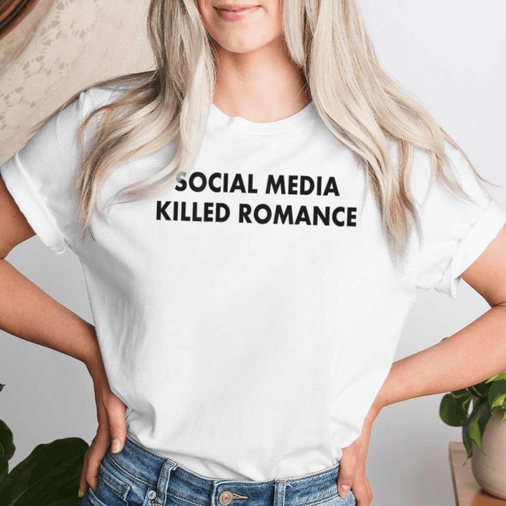 Social Media Killed Romance Gray T-shirt Frauen Geschenke für Sie