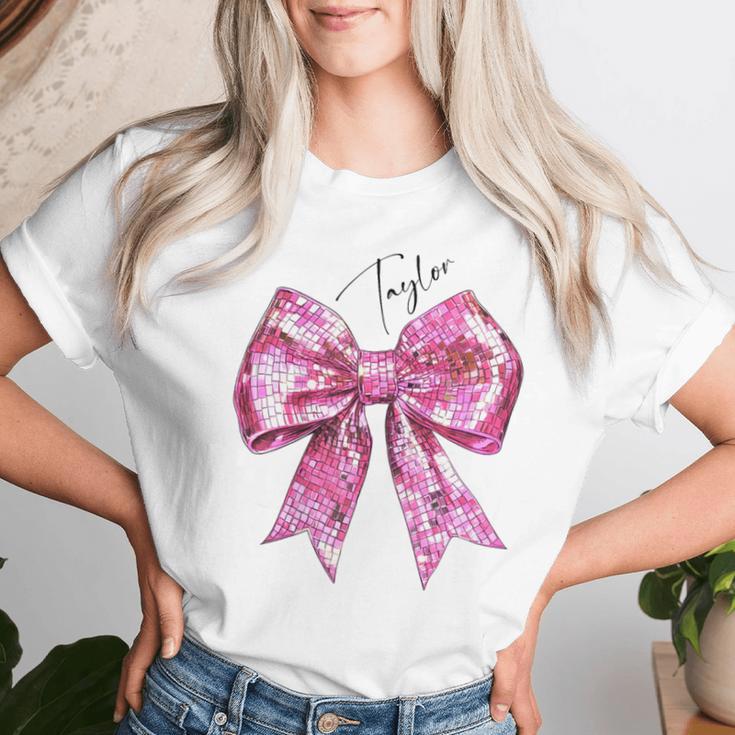 Taylor Lover First Name N Girls Pink Disco Ball Bow T-shirt Frauen Geschenke für Sie