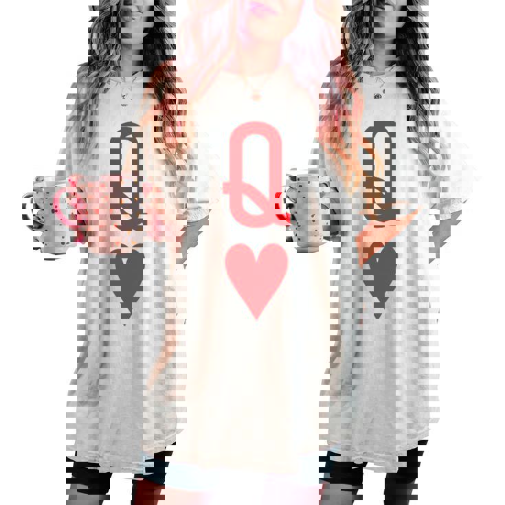 Queen Of Hearts King Of Heart Couple Matching Letter Q Women's Oversized Comfort T-shirt