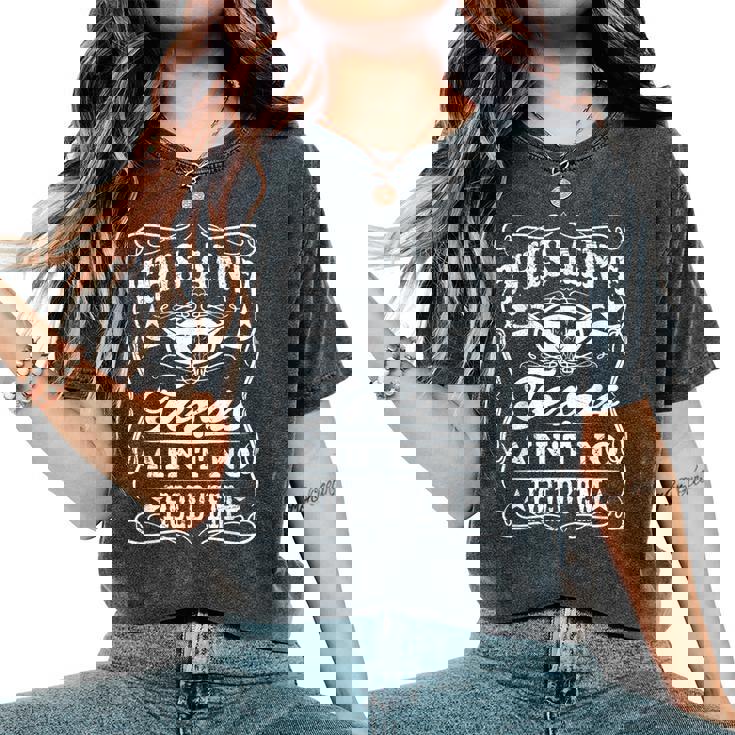 This Ain’T Texas Cowgirl Queen Bee Silhouette Texas Holdem Women's Oversized Comfort T-Shirt