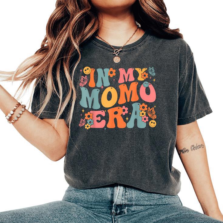 Retro Groovy In My Momo Era Baby Announcement Women's Oversized Comfort T-Shirt