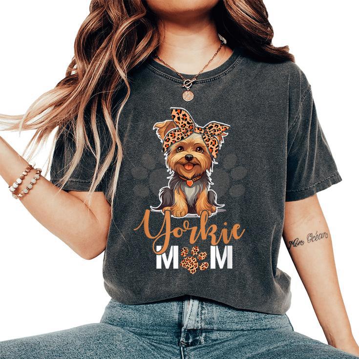 Yorkie Mom Yorkshire Leopard Dog Lovers Día De La Madre Camiseta extragrande cómoda para mujer