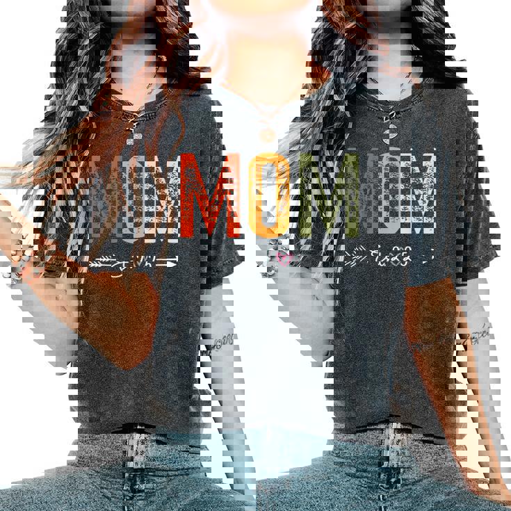 Vintage Mom Est 2025 Promoted To Mommy Mother's Day 2025 Camiseta extragrande cómoda para mujer