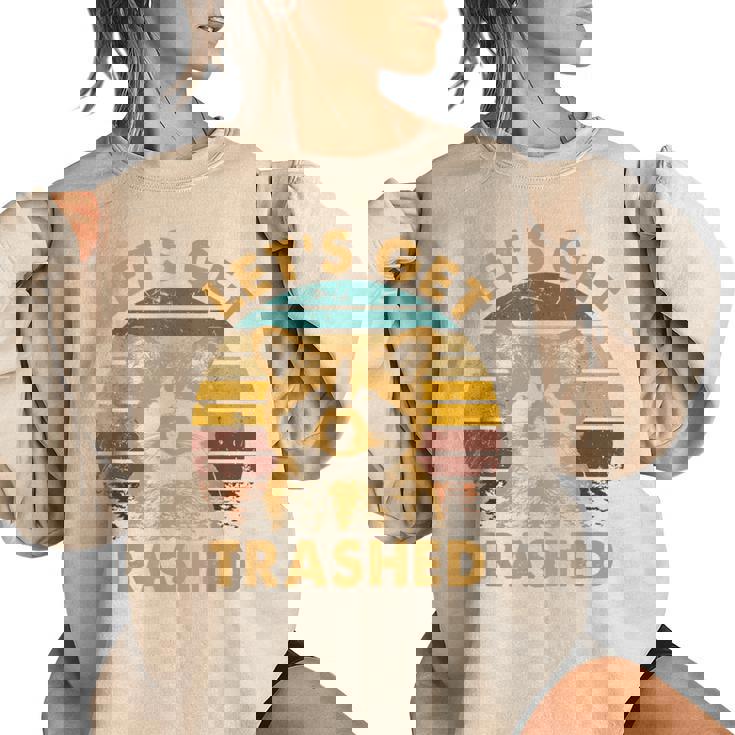 Raccoon Lovers Oversized Sweatshirt - Cute Statement for Animal Fans