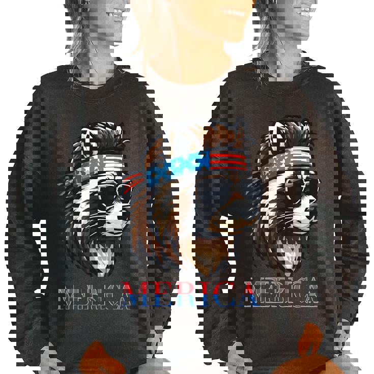 Raccoon Vintage Women's Oversized Sweatshirt - Fun Quirky Design