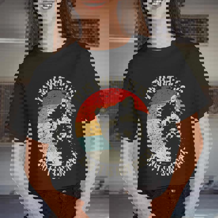 Raccoon Crop Top - Vintage Style Women's Statement Tee