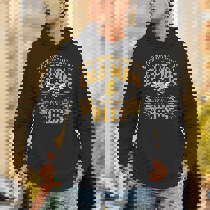 Vintage Never Underestimate An Old Man Beekeeper Hoodie