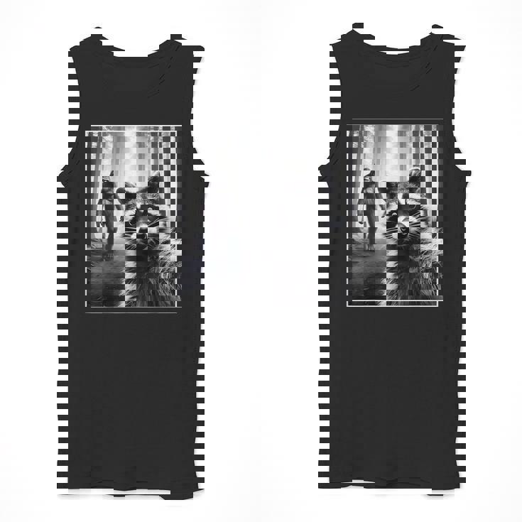 Scared Raccoon & Bigfoot Selfie – Men’s Tank Top | Fun Visuals