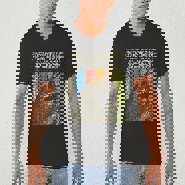 Retro Raccoon Lover Men's V-Neck T-Shirt | Camping Fun