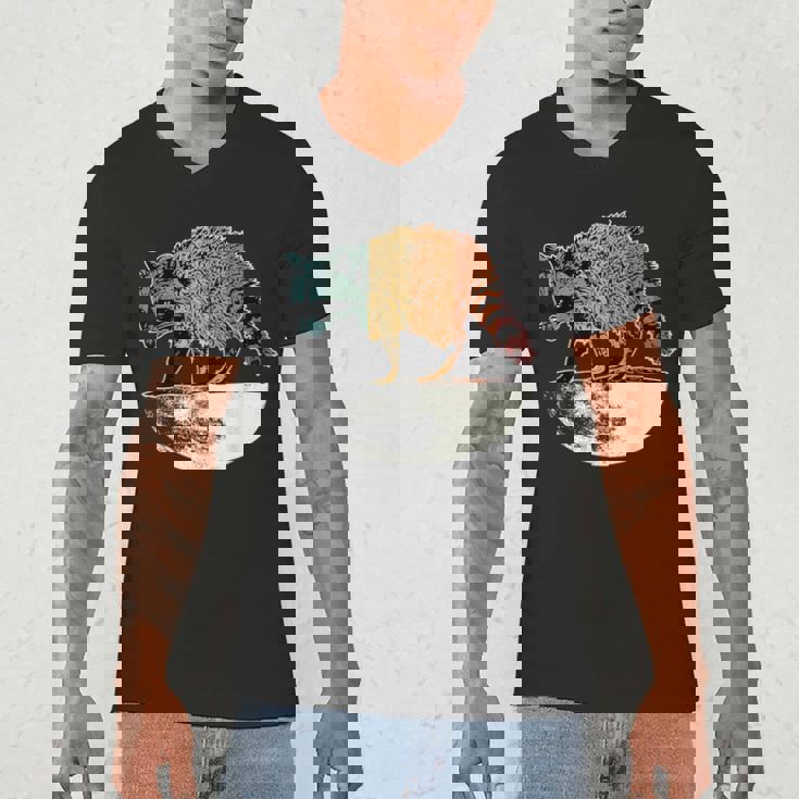 Retro Raccoon Men's V-Neck T-Shirt - Vintage Trashpanda Theme